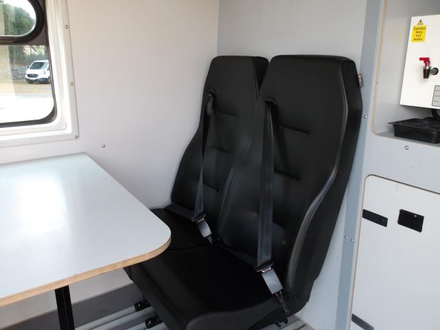 2021 Peugeot Boxer 2.2 Bluehdi H2 Professional Van 140Ps Welfare Van (NV21YTZ) Image 19