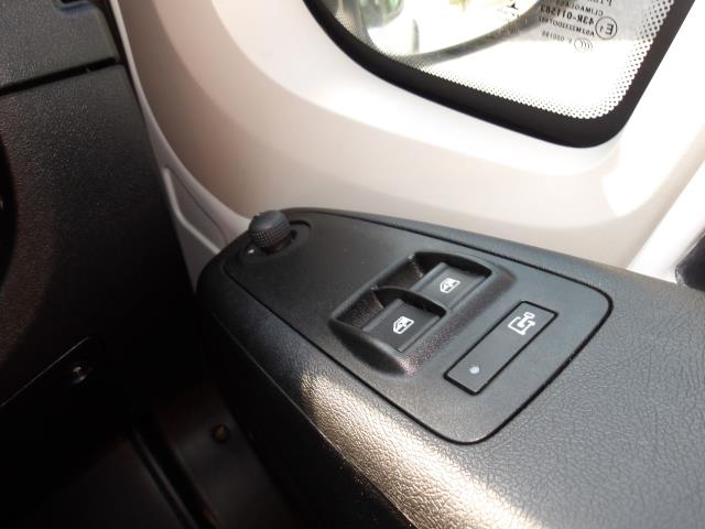 2021 Peugeot Boxer 2.2 Bluehdi H2 Professional Van 140Ps Welfare Van (NV21YTZ) Image 27