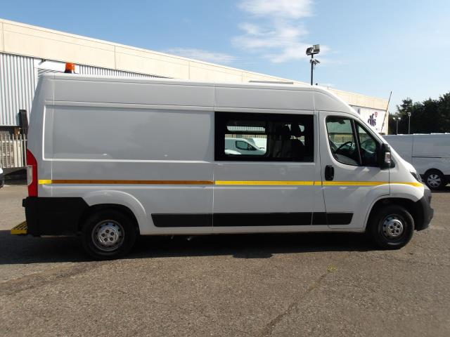 2021 Peugeot Boxer 2.2 Bluehdi H2 Professional Van 140Ps Welfare Van (NV21YTZ) Image 10