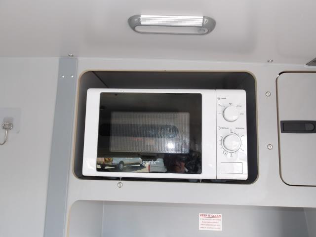 2021 Peugeot Boxer 2.2 Bluehdi H2 Professional Van 140Ps Welfare Van (NV21YTZ) Image 17