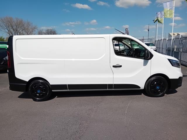 2022 Renault Trafic LL30 L2 H1 BLUE DCI 130PS BUSINESS  EURO 6 (NV22HMY) Image 6