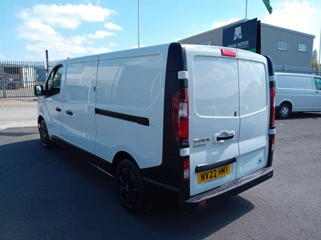 2022 Renault Trafic LL30 L2 H1 BLUE DCI 130PS BUSINESS  EURO 6 (NV22HMY) Image 5