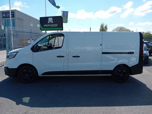 2022 Renault Trafic LL30 L2 H1 BLUE DCI 130PS BUSINESS  EURO 6 (NV22HMY) Image 9