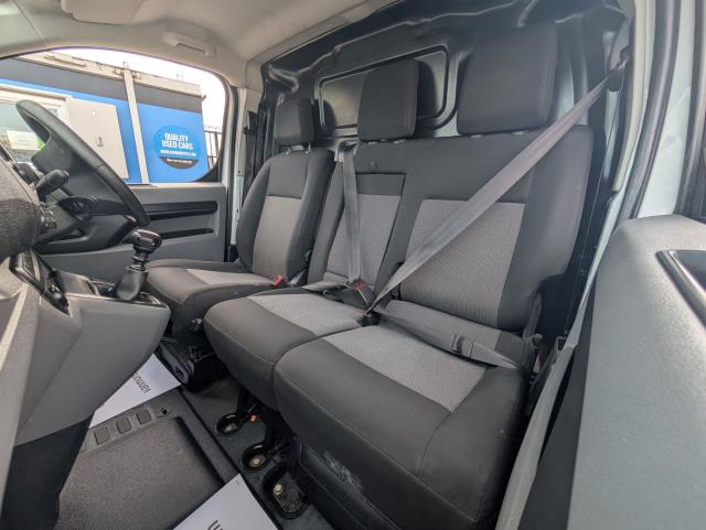 2022 Peugeot Expert 1000 1.5 Bluehdi 100 Professional Premium Van (NV22HRC) Image 16