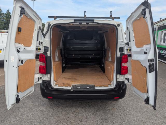 2022 Peugeot Expert 1000 1.5 Bluehdi 100 Professional Premium Van (NV22HRC) Image 11