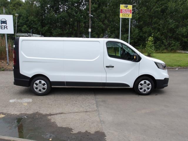 2022 Renault Trafic Ll30 Blue Dci 130 Business Van (NV22MPX) Image 9