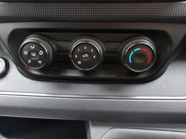 2022 Renault Trafic Ll30 Blue Dci 130 Business Van (NV22MPX) Image 27
