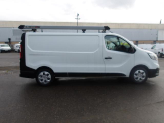 2022 Renault Trafic Ll30 Blue Dci 130 Business Van   *70mph ltd* (NV22MTF) Image 9