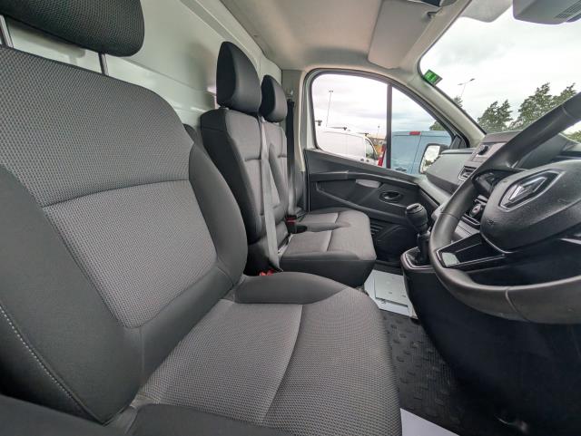 2022 Renault Trafic Ll30 Blue Dci 130 Business Van (NV22MTK) Image 16
