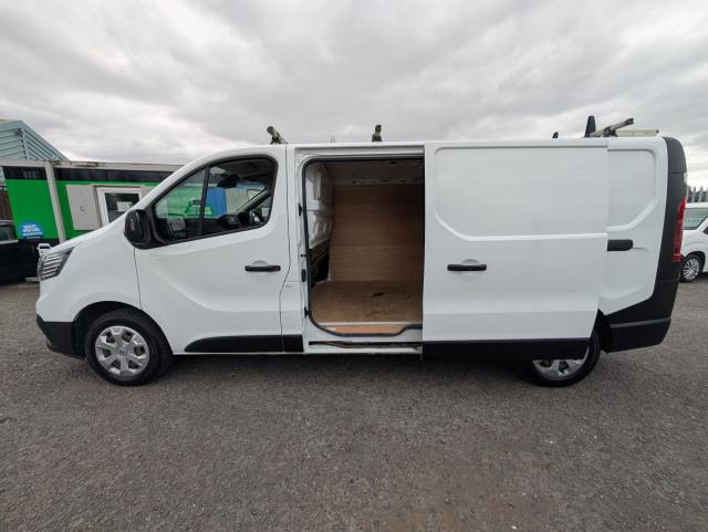 2022 Renault Trafic Ll30 Blue Dci 130 Business Van (NV22MTK) Image 6