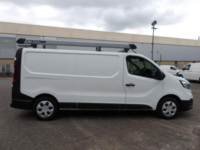 2022 Renault Trafic Ll30 Blue Dci 130 Business Van *Ltd to 68mph* (NV22MUA) Image 8