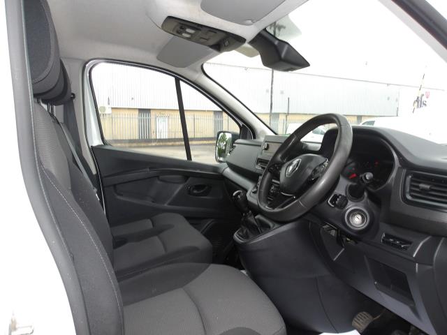 2022 Renault Trafic Ll30 Blue Dci 130 Business Van *Ltd to 68mph* (NV22MUA) Image 17