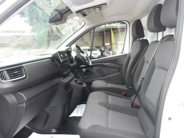 2022 Renault Trafic Ll30 Blue Dci 130 Business Van *Ltd to 68mph* (NV22MUA) Image 16