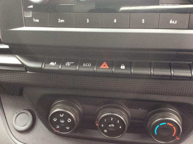 2022 Renault Trafic Ll30 Blue Dci 130 Business Van (NV22MUY) Image 22