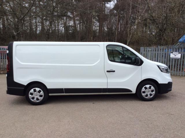 2022 Renault Trafic Ll30 Blue Dci 130 Business Van (NV22MUY) Image 15