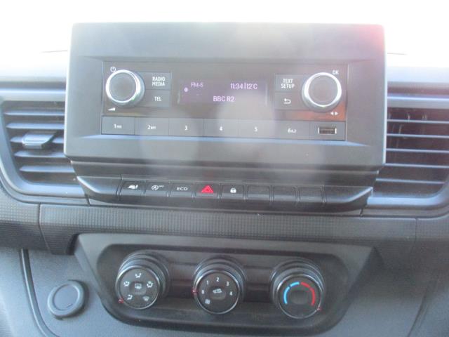 2022 Renault Trafic Ll30 Blue Dci 130 Business Van (NV22NHB) Image 23