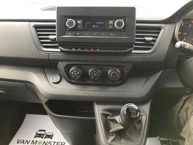 2022 Renault Trafic Ll30 Blue Dci 130 Business Van (NV22NHG) Image 19