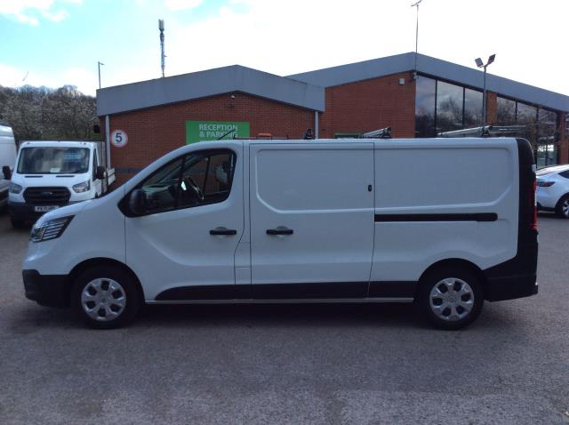 2022 Renault Trafic Ll30 Blue Dci 130 Business Van (NV22NHJ) Image 6