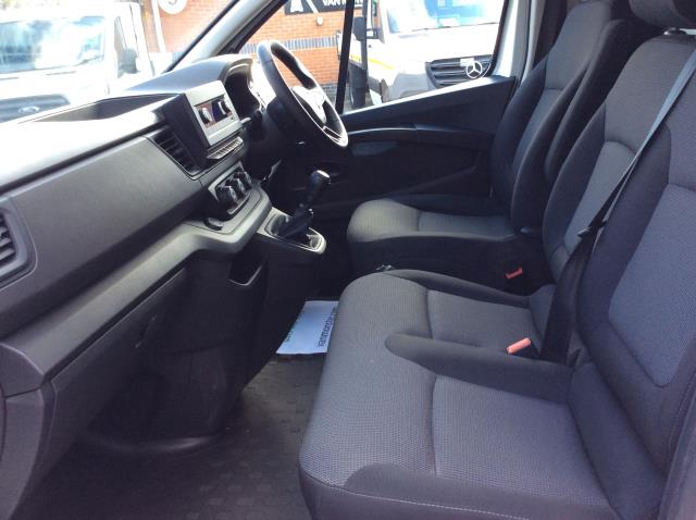 2022 Renault Trafic Ll30 Blue Dci 130 Business Van (NV22NHJ) Image 7