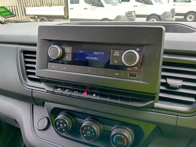 2022 Renault Trafic LL30 L2 H1 BLUE DCI 130PS BUSINESS  EURO 6 (NV22NJZ) Image 14