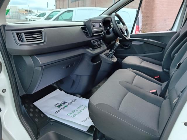 2022 Renault Trafic LL30 L2 H1 BLUE DCI 130PS BUSINESS  EURO 6 (NV22NJZ) Image 22