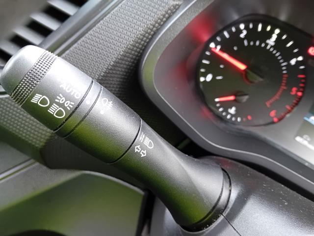 2022 Renault Trafic LL30 L2 H1 BLUE DCI 130PS BUSINESS  EURO 6 (NV22NJZ) Image 34