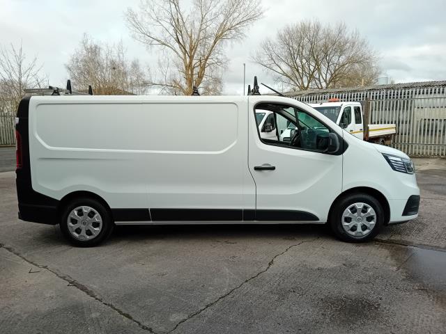 2022 Renault Trafic LL30 L2 H1 BLUE DCI 130PS BUSINESS  EURO 6 (NV22NJZ) Image 6