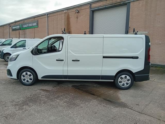 2022 Renault Trafic LL30 L2 H1 BLUE DCI 130PS BUSINESS  EURO 6 (NV22NJZ) Image 9