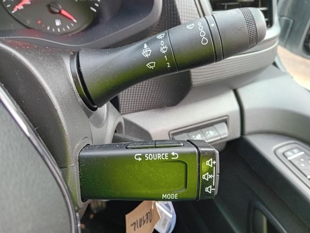 2022 Renault Trafic LL30 L2 H1 BLUE DCI 130PS BUSINESS  EURO 6 (NV22NJZ) Image 36