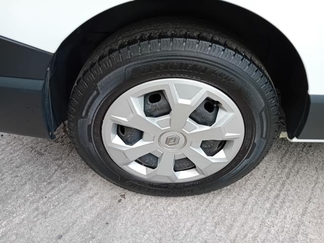 2022 Renault Trafic LL30 L2 H1 BLUE DCI 130PS BUSINESS  EURO 6 (NV22NJZ) Image 20