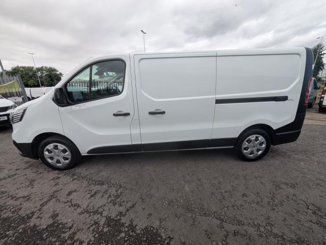 2022 Renault Trafic Ll30 Blue Dci 130 Business Van (NV22NKE) Image 3