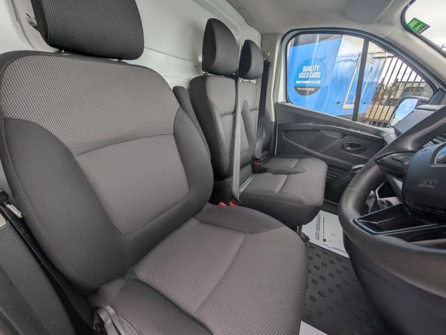 2022 Renault Trafic Ll30 Blue Dci 130 Business Van (NV22NKE) Image 13