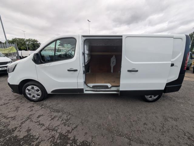 2022 Renault Trafic Ll30 Blue Dci 130 Business Van (NV22NKE) Image 4