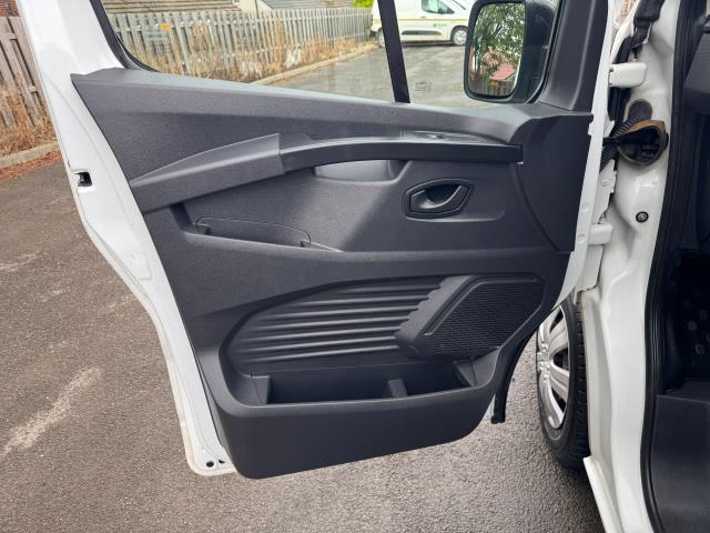 2022 Renault Trafic L2 Ll30 Blue Dci 130 Business Van (NV22PXJ) Image 37