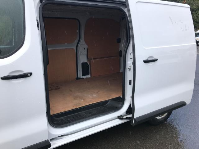 2022 Peugeot Expert 1000 1.5 Bluehdi 100 Professional Premium Van (NV22RHK) Image 24