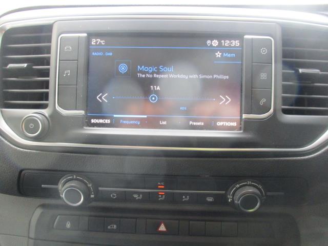2022 Peugeot Expert 1000 1.5 Bluehdi 100 Professional Premium Van (NV22RHK) Image 19