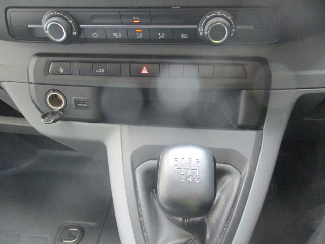 2022 Peugeot Expert 1000 1.5 Bluehdi 100 Professional Premium Van (NV22RHK) Image 21