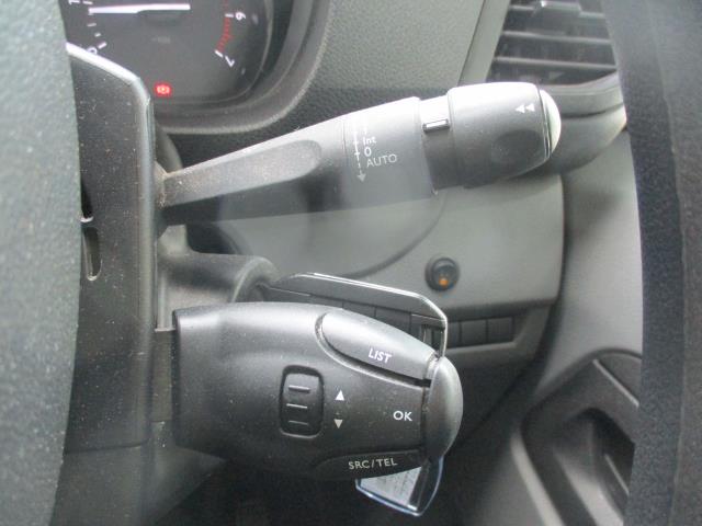2022 Peugeot Expert 1000 1.5 Bluehdi 100 Professional Premium Van (NV22RHK) Image 17