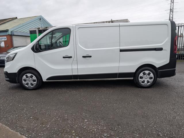 2022 Renault Trafic Ll30 Blue Dci 130 Business Van (NV22SXL) Image 5