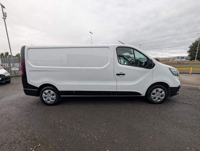 2022 Renault Trafic Ll30 Blue Dci 130 Business Van (NV22SXL) Image 14