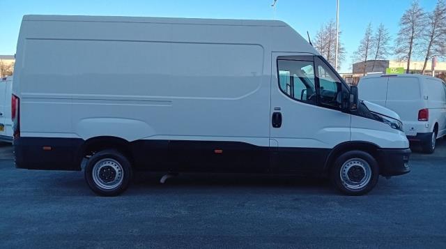 2023 Iveco Daily 2.3 High Roof Business Van 3520L Wb (NV23GFO) Image 9