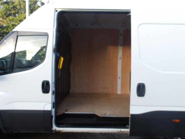 2023 Iveco Daily 35S14 2.3 High Roof Business Van 3520L WB (NV23GHJ) Image 17
