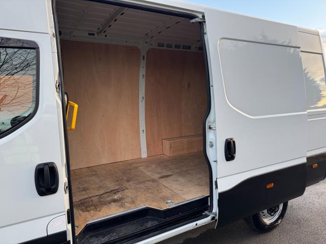 2023 Iveco Daily 2.3 35S 14 High Roof Business Van 3520L Wb (NV23GHX) Image 44