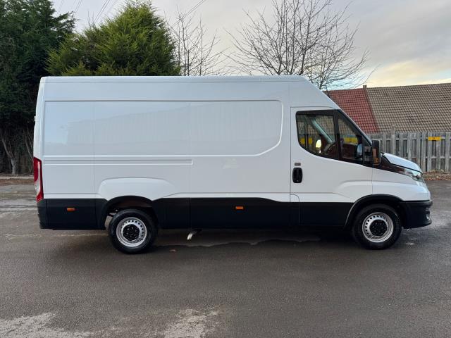 2023 Iveco Daily 2.3 35S 14 High Roof Business Van 3520L Wb (NV23GHX) Image 10