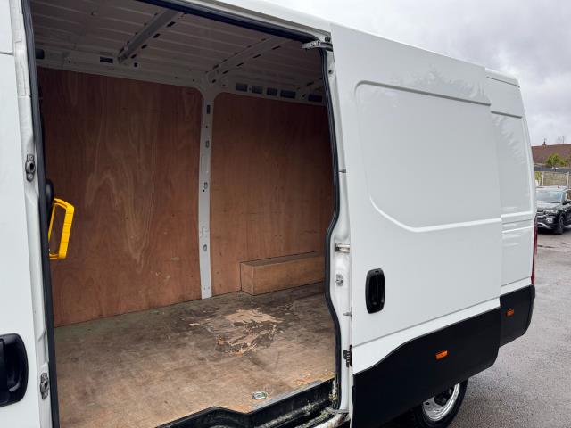 2023 Iveco Daily 2.3 High Roof Business Van 3520L WB (NV23GJE) Image 46