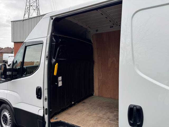 2023 Iveco Daily 2.3 High Roof Business Van 3520L WB (NV23GJE) Image 45