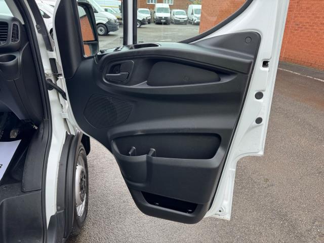 2023 Iveco Daily 2.3 High Roof Business Van 3520L WB (NV23GJE) Image 18