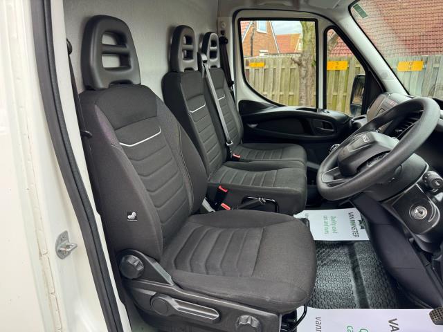 2023 Iveco Daily 2.3 High Roof Business Van 3520L WB (NV23GJE) Image 16