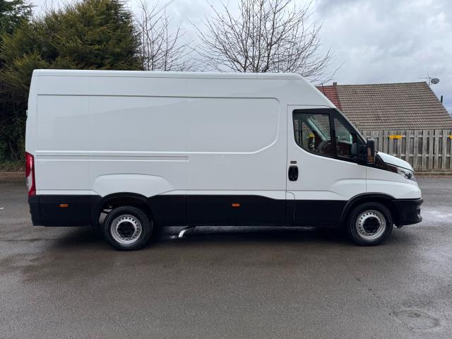 2023 Iveco Daily 2.3 High Roof Business Van 3520L WB (NV23GJE) Image 10