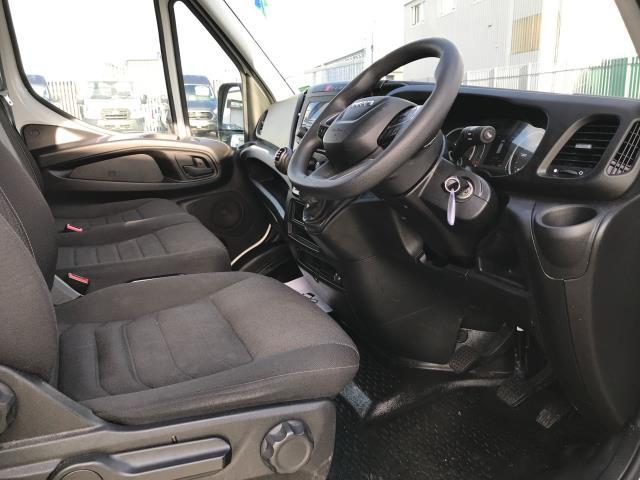 2023 Iveco Daily 35S14 LWB HIGH ROOF 2.3D BUSINESS 134PS EURO 6 (NV23GJF) Image 22